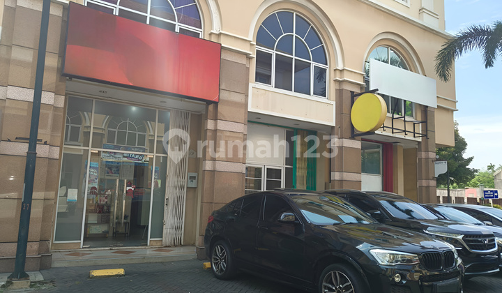 Permata Hijau 3-Story Shop House Ready for Use Near Busway Stop 2