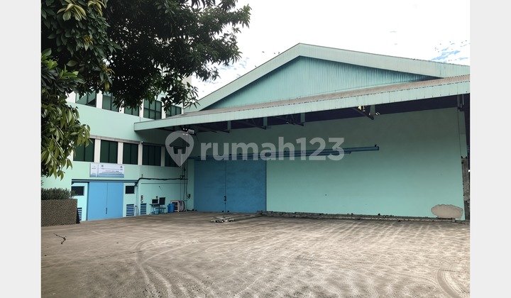 Factory and Warehouse 1.8 Hectares Ready for Use on Poncol Ciracas Main Road