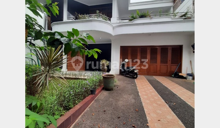 Rumah Mewah Pondok Indah Terenovasi Luas Full Furnished Siap Huni 2