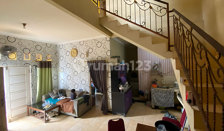 Rumah Tirtajaya 2 Lantai Butuh Minim Renovasi Dekat Stasiun Depok 2