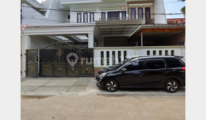 Rumah Bagus Komplek IKIP Duren Sawit Siap Huni Dekat Kampus & KRL