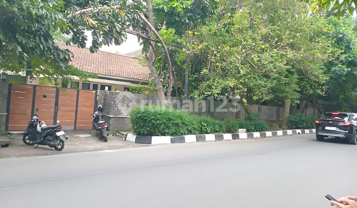 Tanah dan Bangunan Rumah SHM Luas 1940 m2 di Jalan Raya Pajajaran