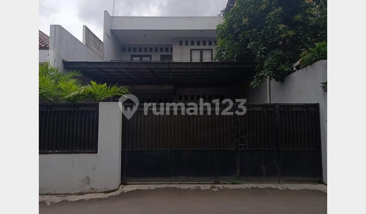 Freehold House 2 Floors with Free AC Water Heater Near Toll Road and Commuter Line Freehold House 2 Floors with Free AC Water Heater Near Toll Road and Commuter Line