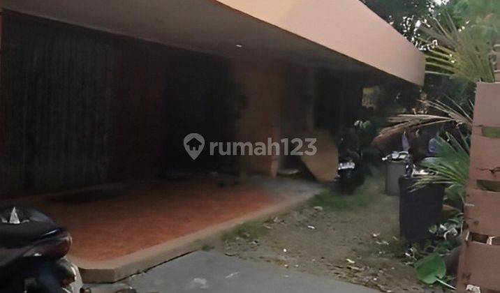 Rumah Radio Dalam Halaman Luas Dengan Taman Belakang Dibawah Njop 1