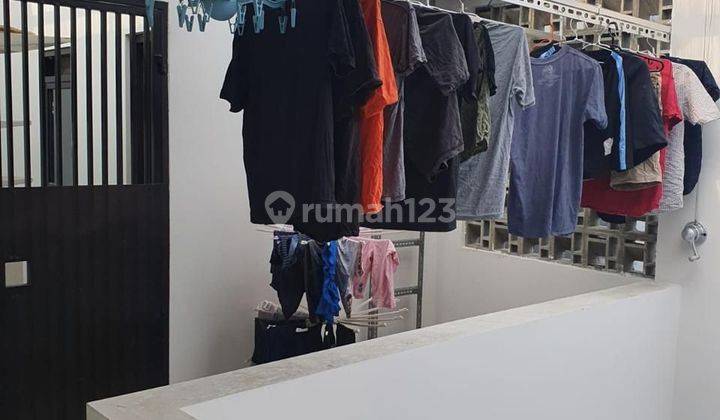 Rumah Bagus 2 Lantai Furnish Siap Huni Bebas Banjir Dekat Tol Mrt 2