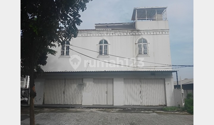 Strategic Wide Parking Hook Shop House by Kelapa Dua Wetan Main Road 2