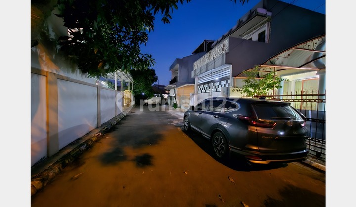 Rumah Komplek Metro Permata 1 Halaman Luas 1024 M² SHM Siap Huni