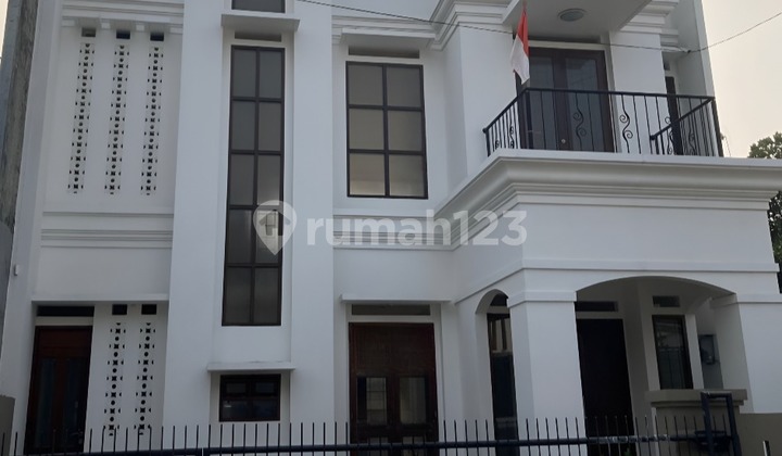 Newly Renovated Lebak Bulus House Ready to Live In with Back Garden