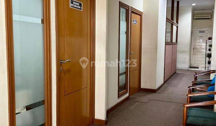 Ruko/Rukan 3 Lantai Semi Furnished Lokasi Strategis Area Bisnis 2