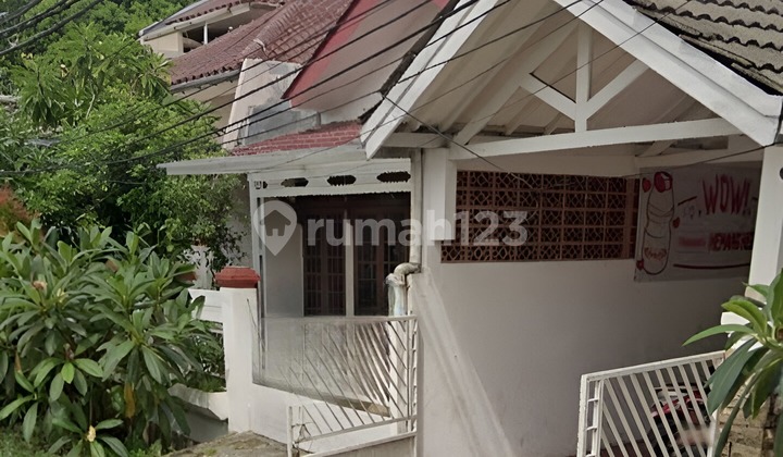 Renovated Cibubur House Ready to Occupancy Free AC Water Heater Near LRT 2