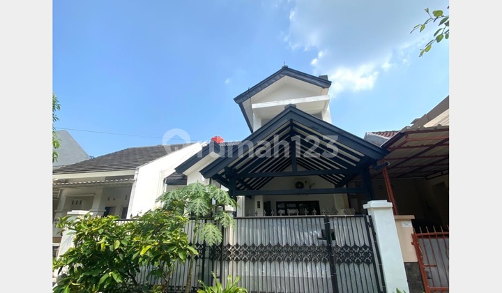Newly Renovated 2-Story Ready-to-Occupy House in Pinus Graha Bintaro Jaya Newly Renovated 2-Story Ready-to-Occupy House in Pinus Graha Bintaro Jaya