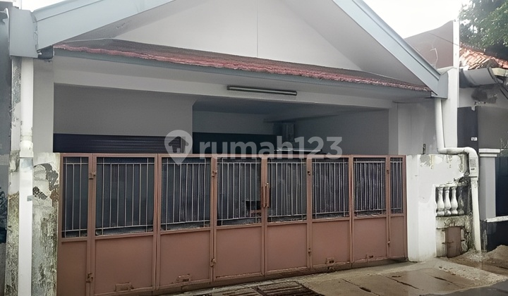 Old Karang Tengah Lebak Bulus House with SHM, Suitable for Boarding