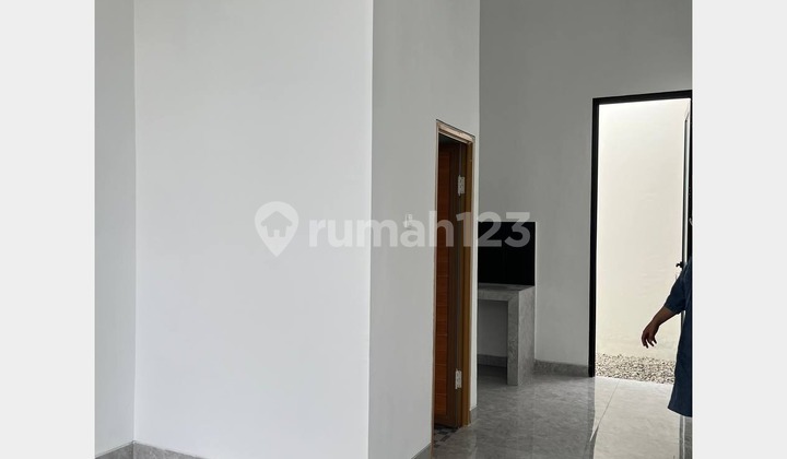 Rumah Minimalis Modern Baru Aman Siap Huni dalam Cluster Babelan