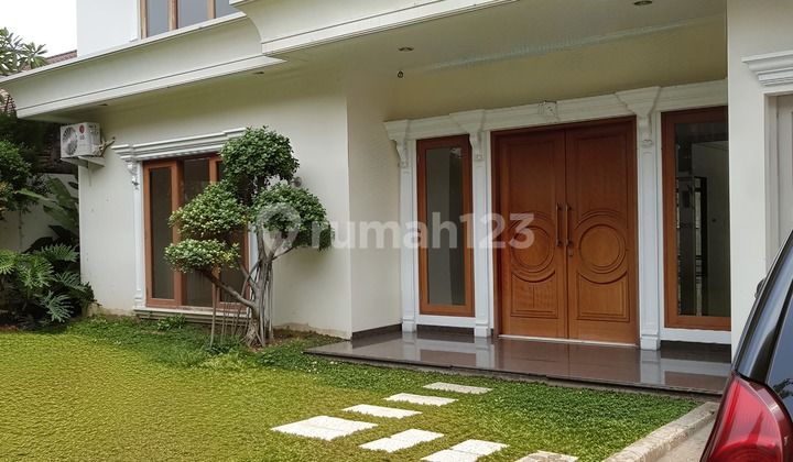 Rumah Bagus Luas Semi Furnished Pejaten Barat dengan Kolam Renang Rumah Bagus Luas Semi Furnished Pejaten Barat dengan Kolam Renang