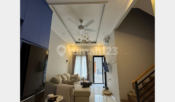 Cluster House in East Cilandak, Good 3 Floors Furnished Flood-Free Cluster House in East Cilandak, Good 3 Floors Furnished Flood-Free