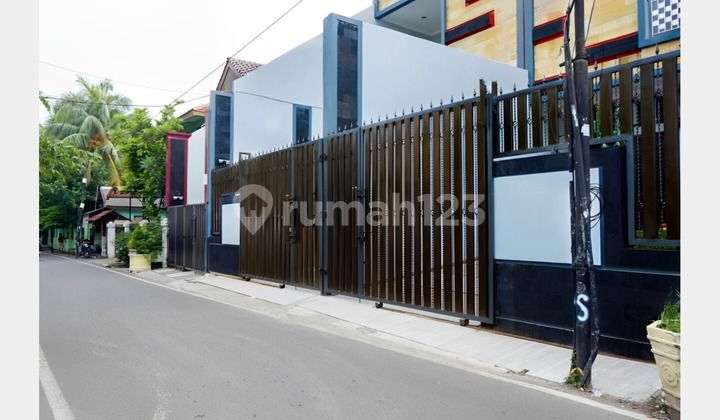 New Johar House with SHM (Certified Title), Flood-Free, Near Commuter Train, Busway Stop, Campus