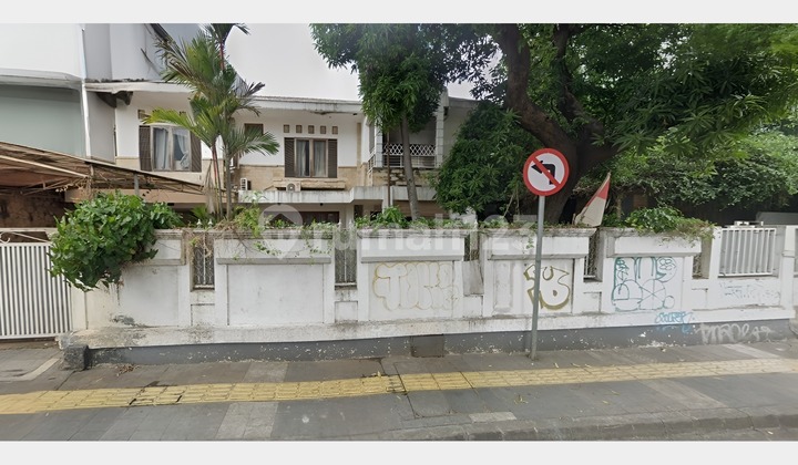 Rumah Kemang Luas 555 M2 SHM Pinggir Jalan Raya Cocok untuk Usaha