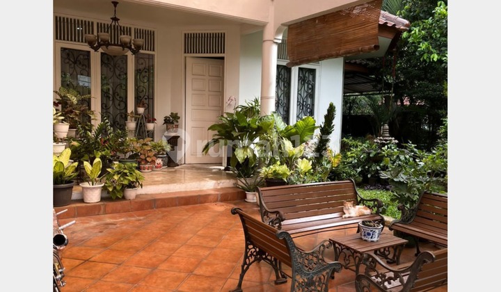 Rumah Bagus Luas Villa Delima Lebak Bulus SHM dengan Kolam Renang 2