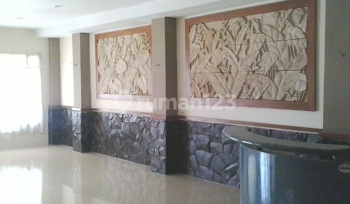 Comfortable and Large House for Sale on Jendral Sudirman, Bandung 2