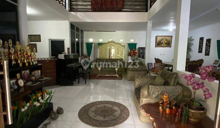 Villa Luas Dengan 17 Kamar Tidur di Ujung Berung Bandung 1