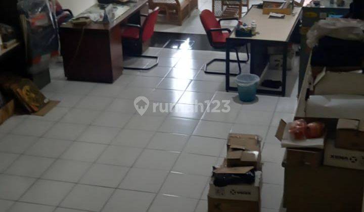 Ruko Terawat 3,5 Lantai di Setrasari Bandung 1