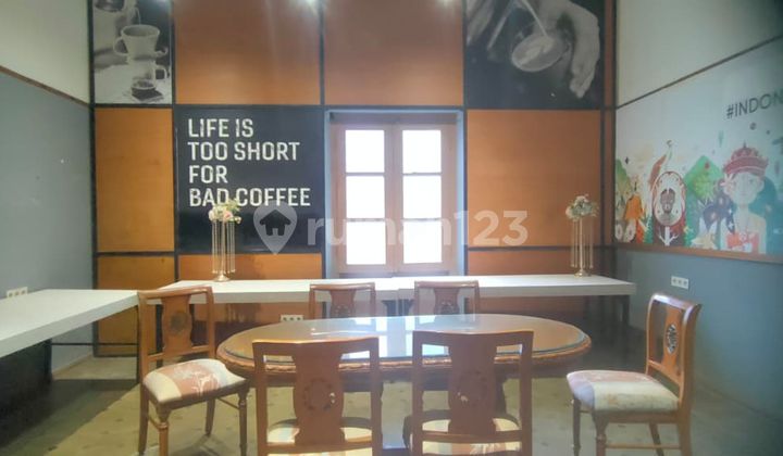 Business Premises and Warehouses for Sale / Rent in Cihampelas Bandung