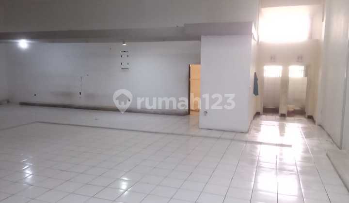 Ruko Bagus Terawat Disewakan di Cihampelas Bandung