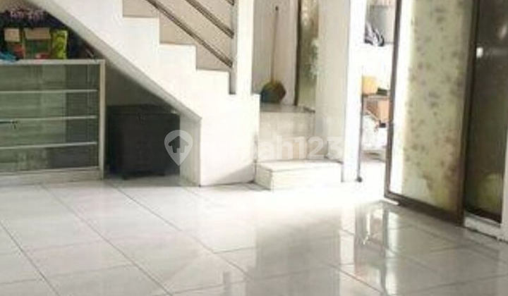 For Sale, Good Ready-to-Use Shop House in Cihanjuang, Bandung. 2