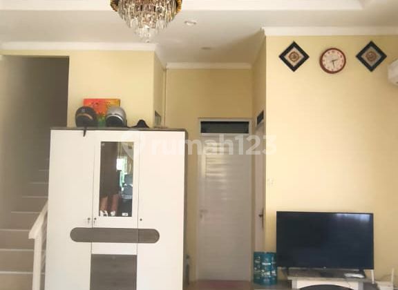 Jual Rumah Nyaman 3 Lantai di Cigadung Bandung Jual Rumah Nyaman 3 Lantai di Cigadung Bandung