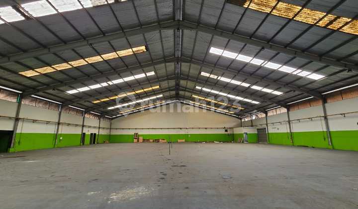 Sewa Gudang Besar dengan Ruang Kantor di Pasirluyu Bandung 1