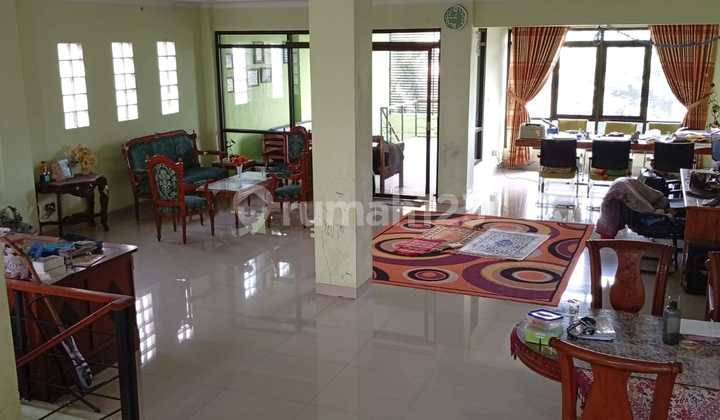 Jual Rumah di Cimahi Selatan Dengan R Kantor, Balkon, dan Toko Jual Rumah di Cimahi Selatan Dengan R Kantor, Balkon, dan Toko