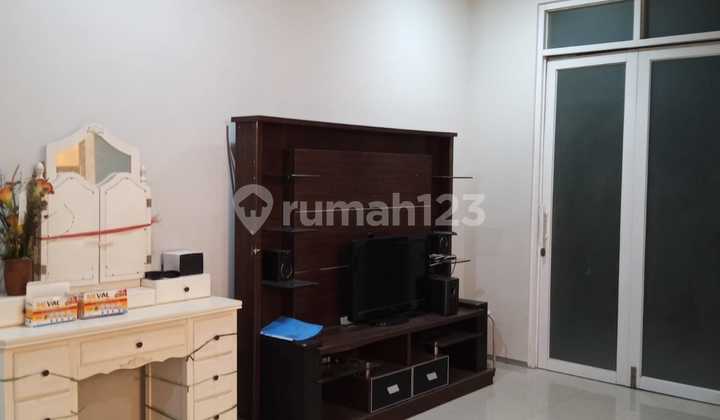 Comfortable House for Sale in Taman Kopo Indah Tki V Sommerville