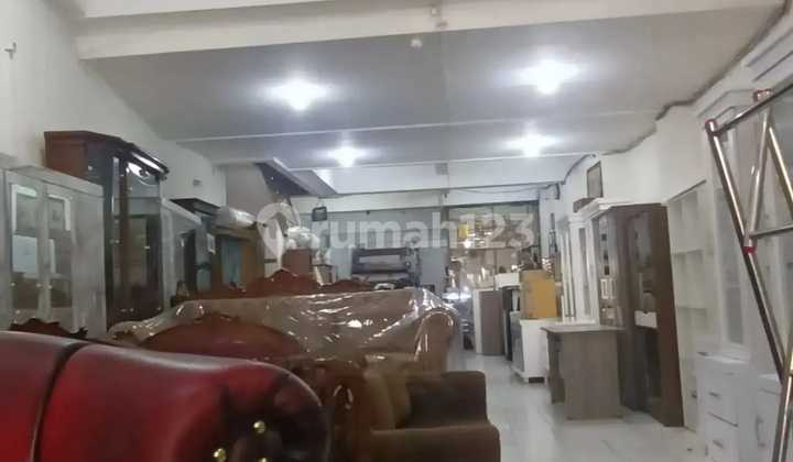 Strategic Shop House for Sale Opposite Apartment on Jend Ahmad Yani, Bandung Strategic Shop House for Sale Opposite Apartment on Jend Ahmad Yani, Bandung