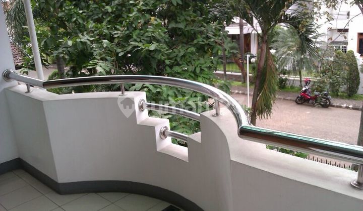 Comfortable House for Sale in Batununggal Bandung 2