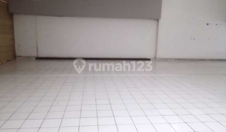 Well-Maintained Nice Ruko for Rent in Cihampelas, Bandung 2