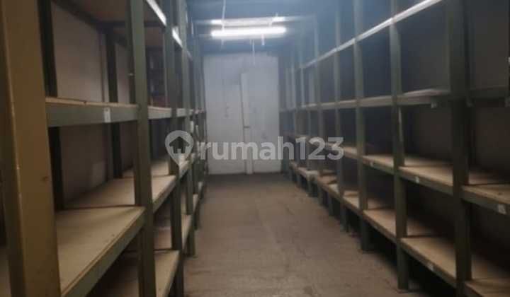 For Sale: Shop House Suitable for Gold Store / Showroom in Otista, Bandung 2