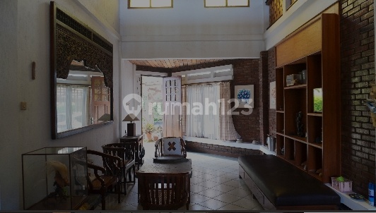 Comfortable House for Sale in Setiabudi Regency 1 Bandung Comfortable House for Sale in Setiabudi Regency 1 Bandung