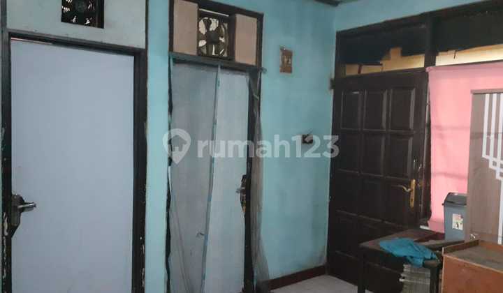 Two-Storey Shop House for Sale Near Kiaracondong Market, Bandung 2