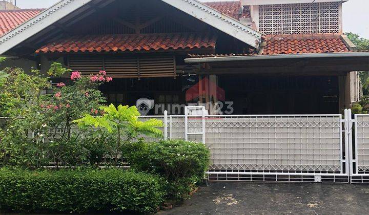 Rumah di Delman Asri, Kebayoran Lama - Ideal untuk Keluarga 1