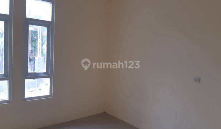 Sayap Holis, Dijual Rumah siap huni murah dlm komplek dg taman di belakang 2