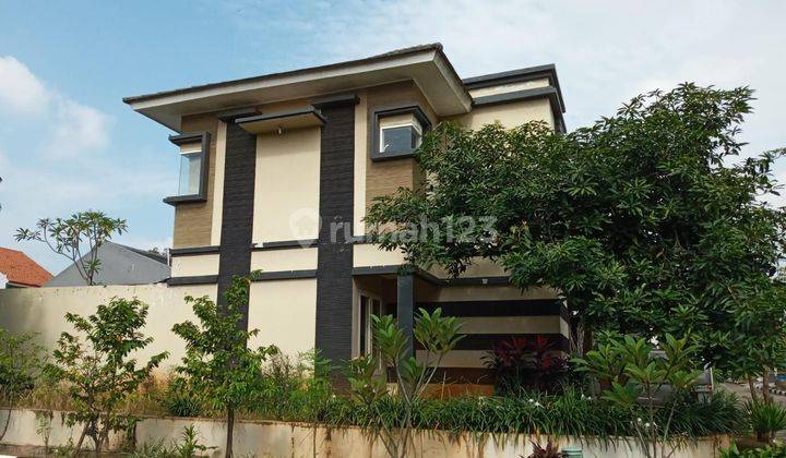 Dijual Cepat Rumah 2 Lantai di  The Address Cibubur 2