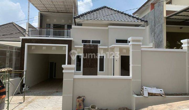 Rumah 2 Lantai Siap Huni, Gedawang ,semarang Selatan 1