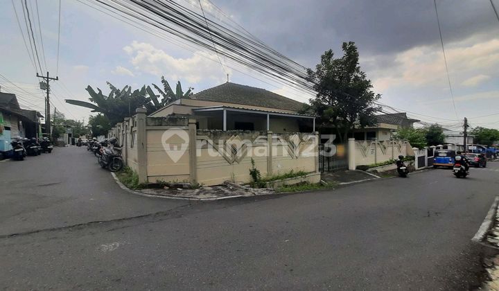 Ready-to-Live Hook House in Jatingaleh, near Semarang Toll Road. 1