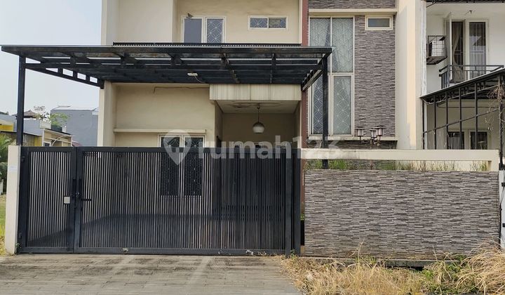 House in Puri Metland in a Lush Environment