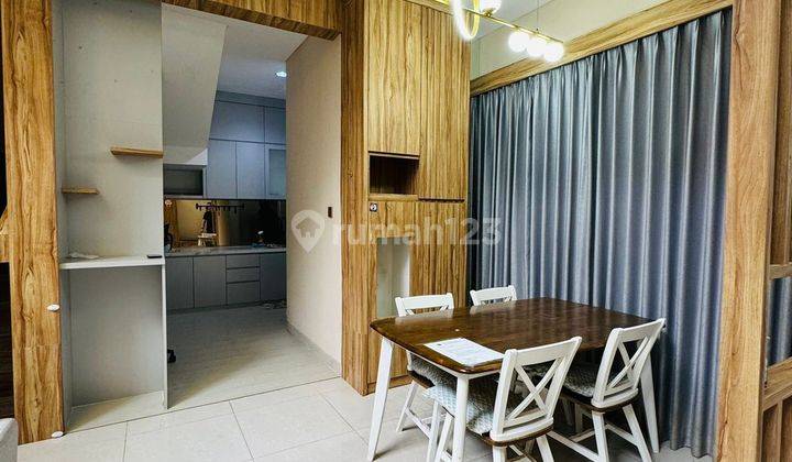 Rumah di Riviera Metland Puri 2 Lantai SHM Sudah Renovasi Selatan 2