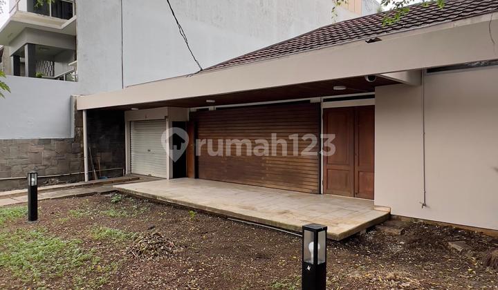 Very Cheap Land For Sale With Building Bonus, SHM Certificate, Strategic Location in Panglima Polim, South Jakarta