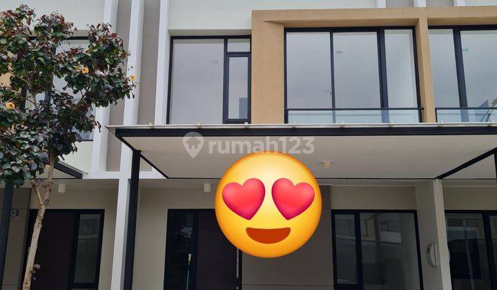 Rumah 2 Lantai Bagus Semi Furnished di Pantai Indah Kapuk 2, Jakarta Utara 1