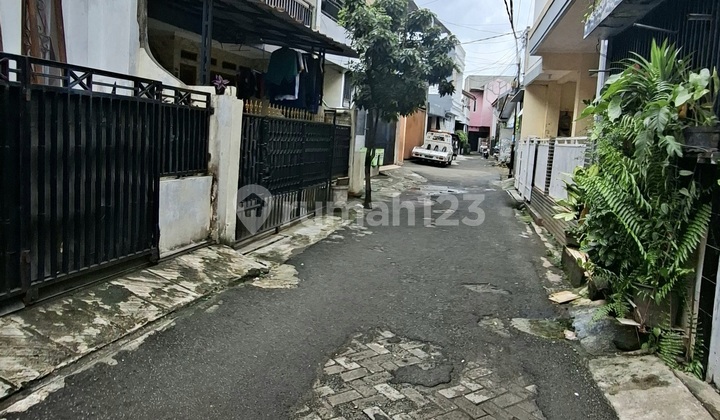 Rumah 2 Lantai Siap Huni di Rempoa Akses Cepat Jaksel, MRT & Tol 2