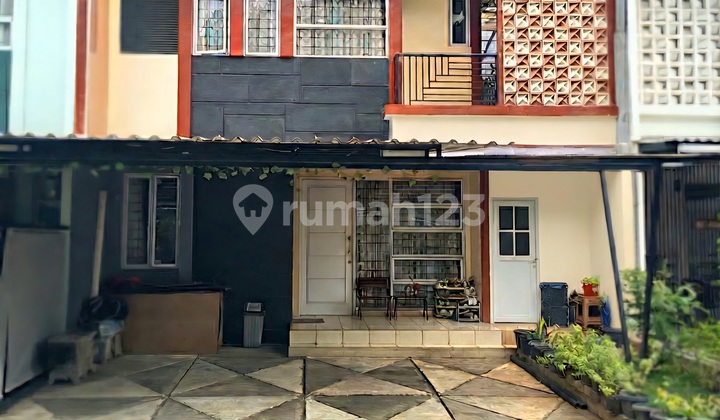 Well-Maintained 2-Story House in BSD Just 1 Minute to Toll Road &amp; BSD Modern Market