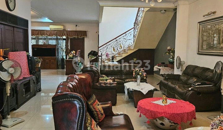 Rumah Mewah Area Fasilitas Pondok Indah Akses Cepat ke Tol & MRT 2